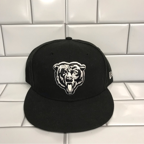 Chicago Bears New Era 59Fifty Black And White SnapBack Hat; Preloved - Picture 1 of 3